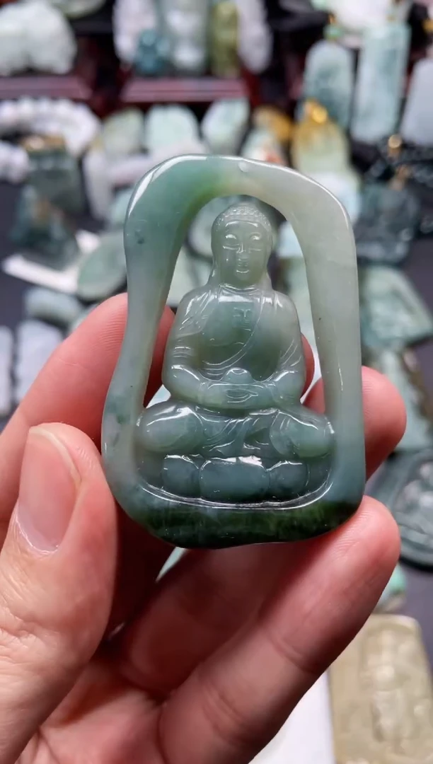 颈饰未镶嵌翡翠21  天然翡翠a货  大日如来