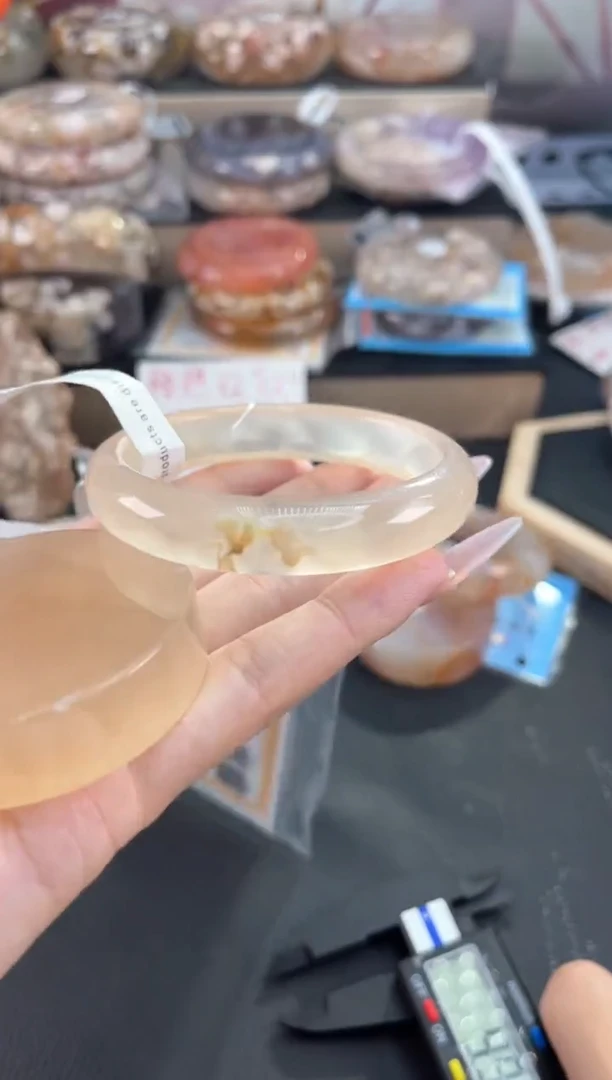 未镶嵌手镯石英质玉天然樱花玛瑙手镯56