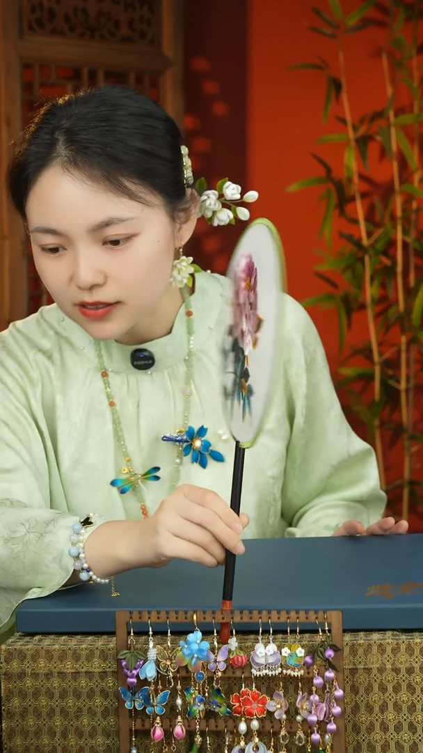 刺绣非遗苏绣纯手工团扇