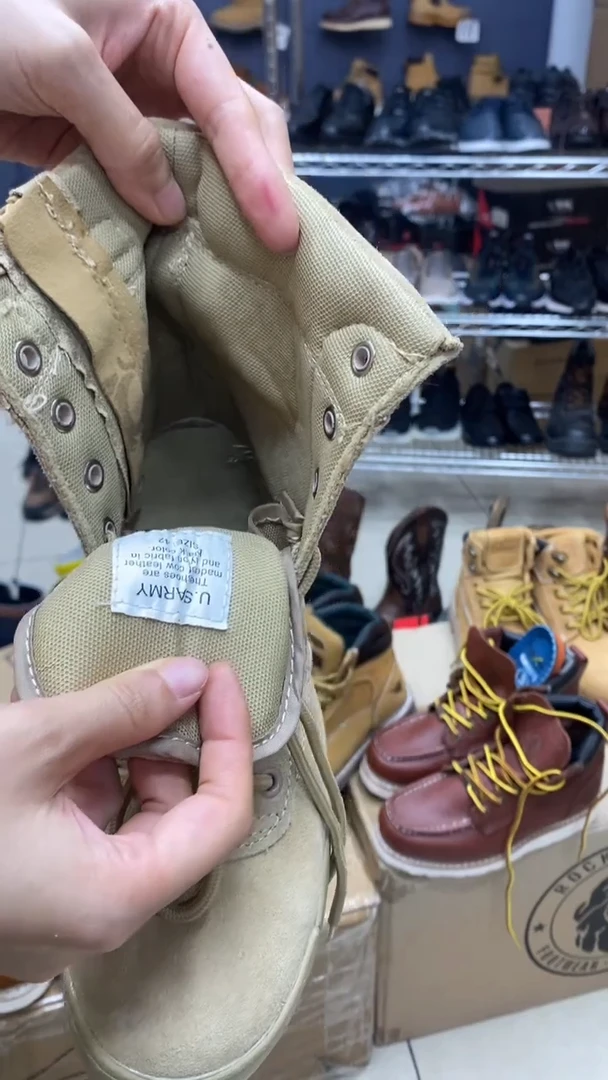 织物44码，A中帮牛皮侧拉链，运动鞋码 脚胖建议拍大， 默认微瑕