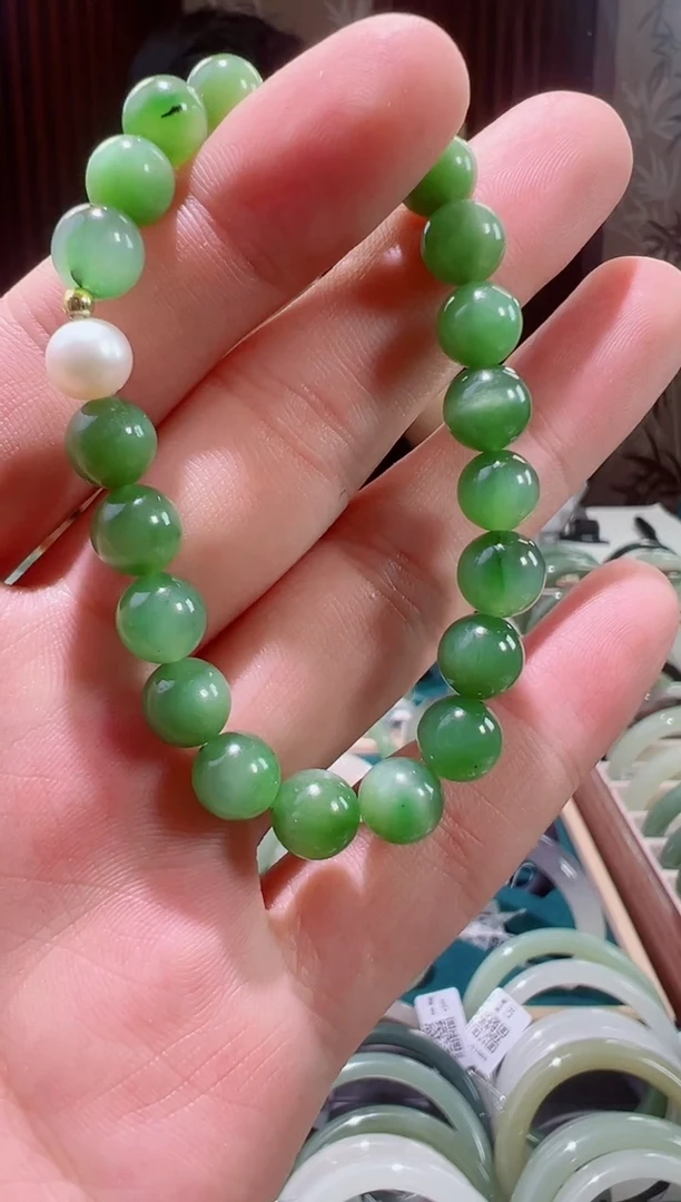 未镶嵌手串和田玉碧玉果绿8MM