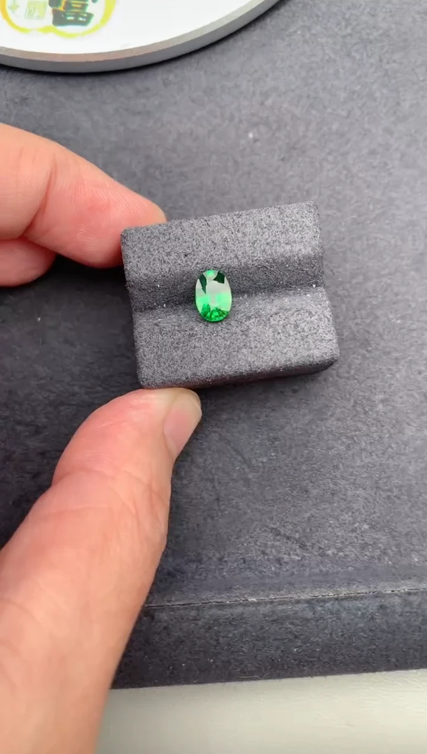 未镶嵌裸石石榴石（沙弗莱）1.08ct 沙弗莱BA