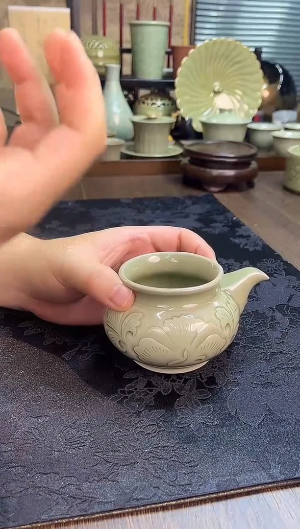 耀州窑青瓷公道杯  微瑕 纯手工