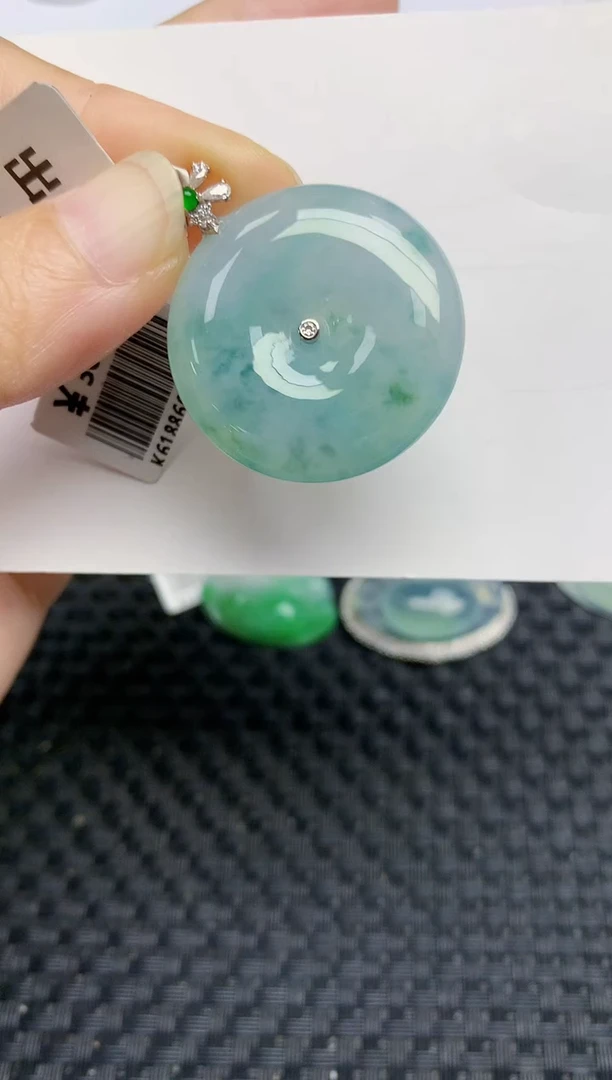翡翠18K金镶嵌颈饰天然A货翡翠