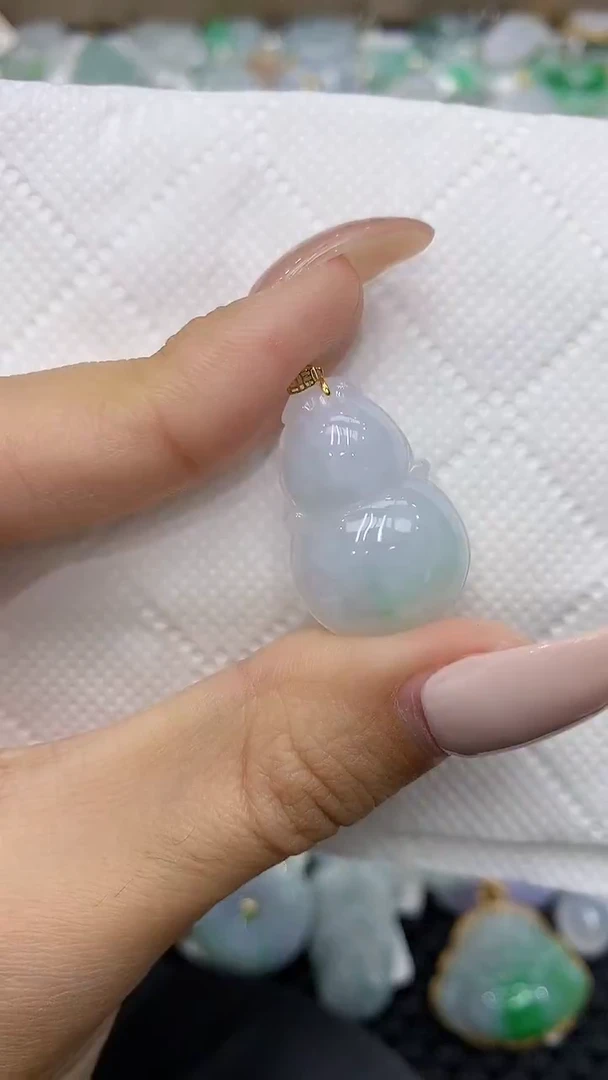 颈饰18K金镶嵌翡翠111111111111