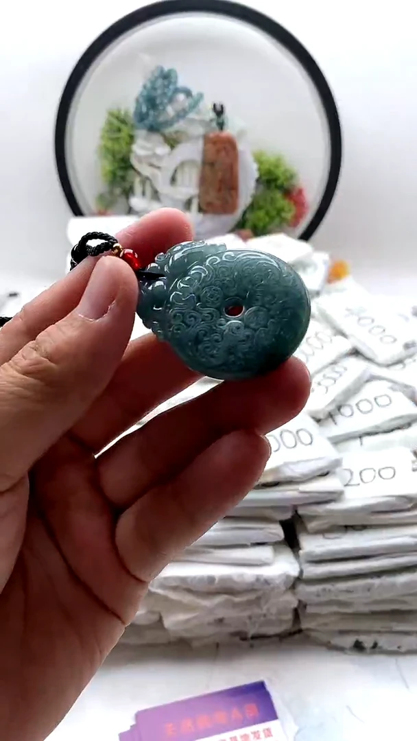 翡翠未镶嵌颈饰扣子1