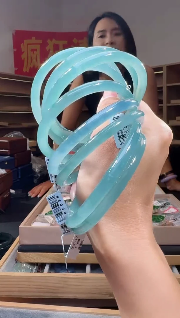 翡翠手镯未镶嵌纯天然A货翡翠美人条（多样性发其一）