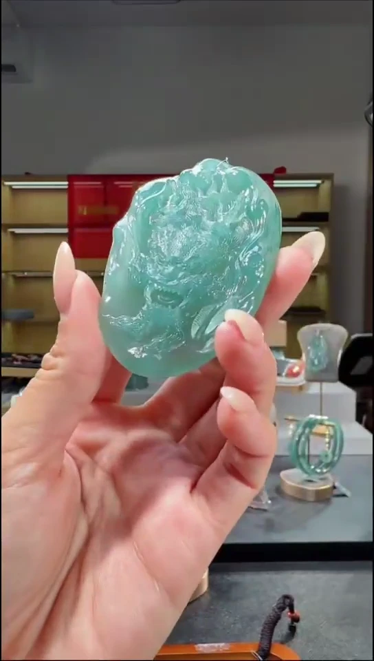 吊坠(不含链)未镶嵌翡翠龙牌