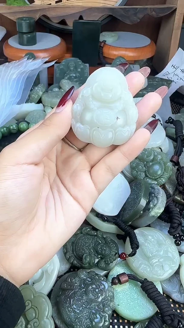 颈饰未镶嵌和田玉1