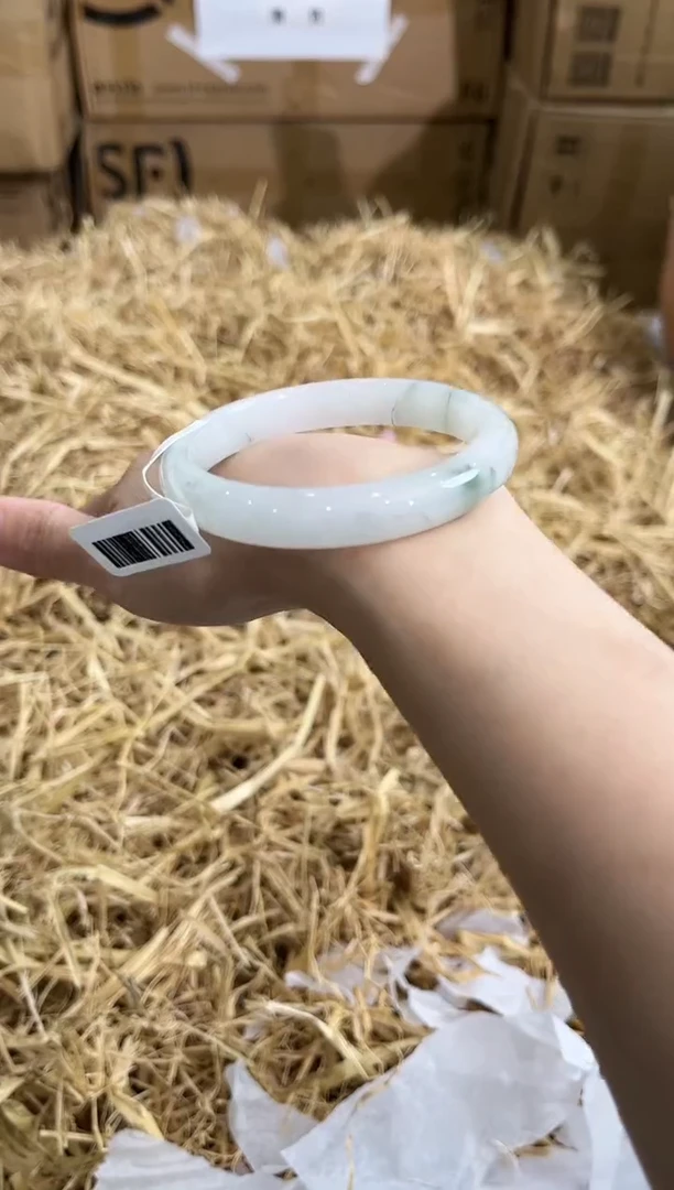 未镶嵌手镯石英质玉T0586