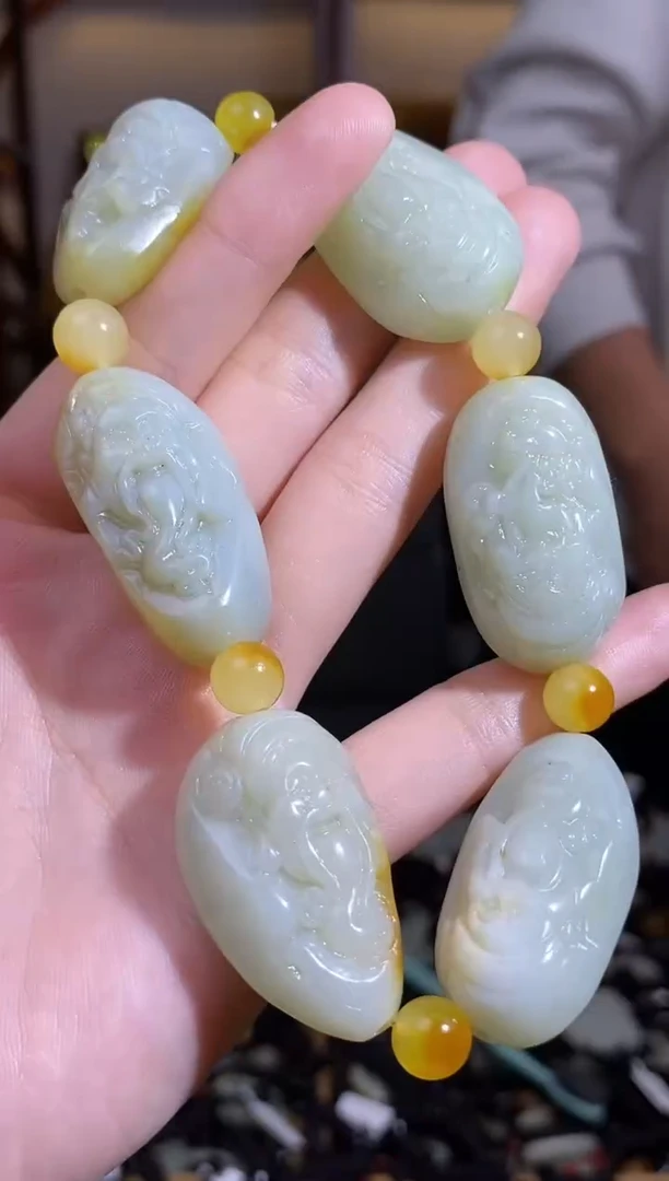 颈饰未镶嵌和田玉1