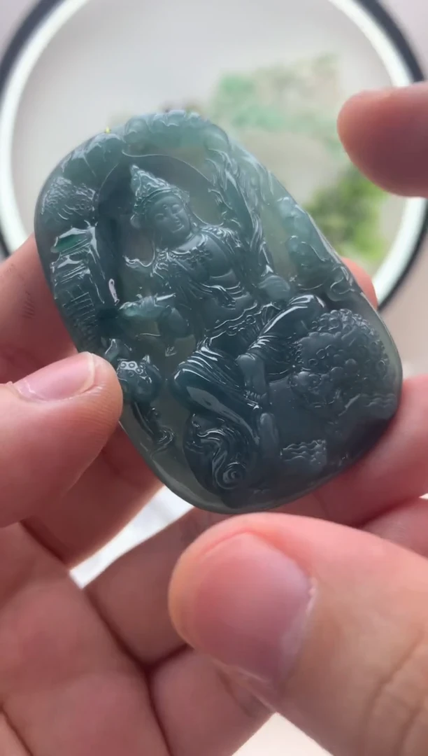 颈饰未镶嵌翡翠嘚*文殊