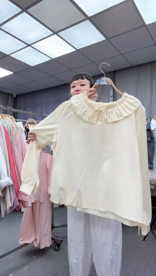 单衬衣大哥家漂亮衣服漂亮颜色