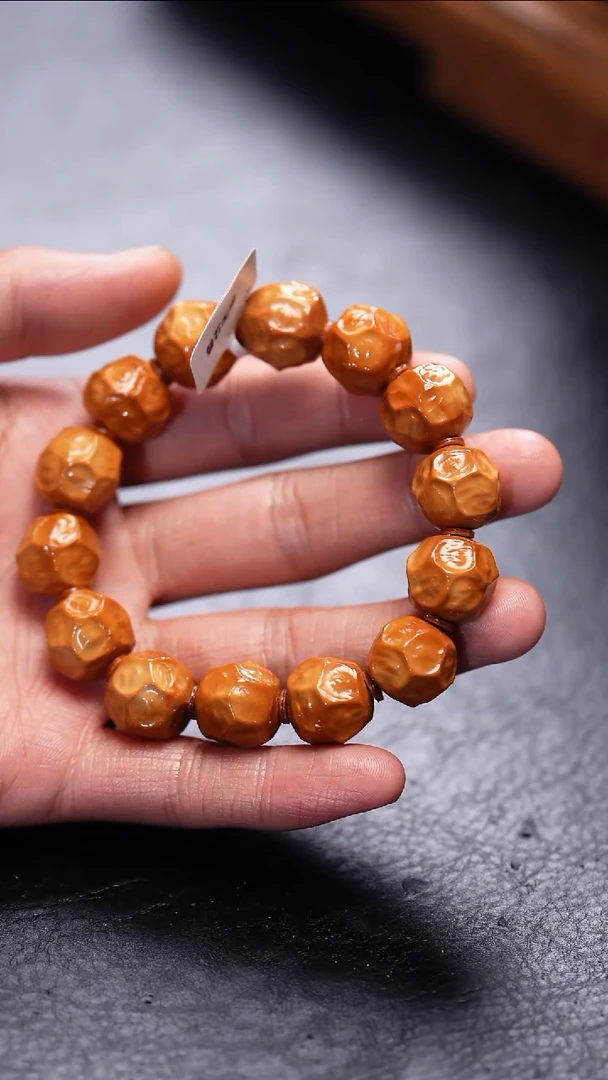 【闪购商品】橄榄核吊坠更厉害
