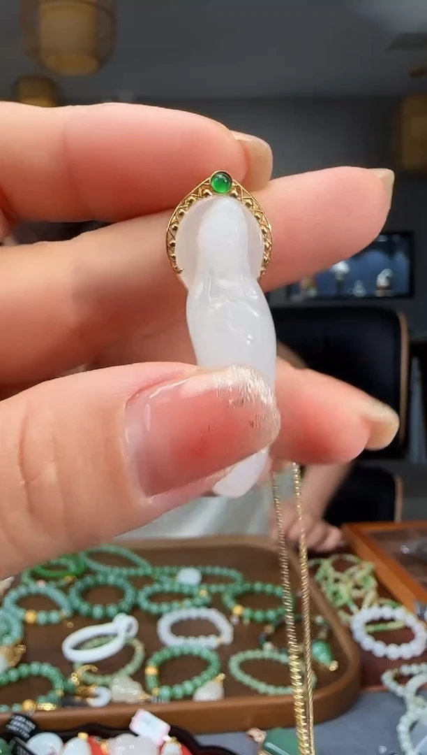 和田玉18K金镶嵌吊坠(不含链)1