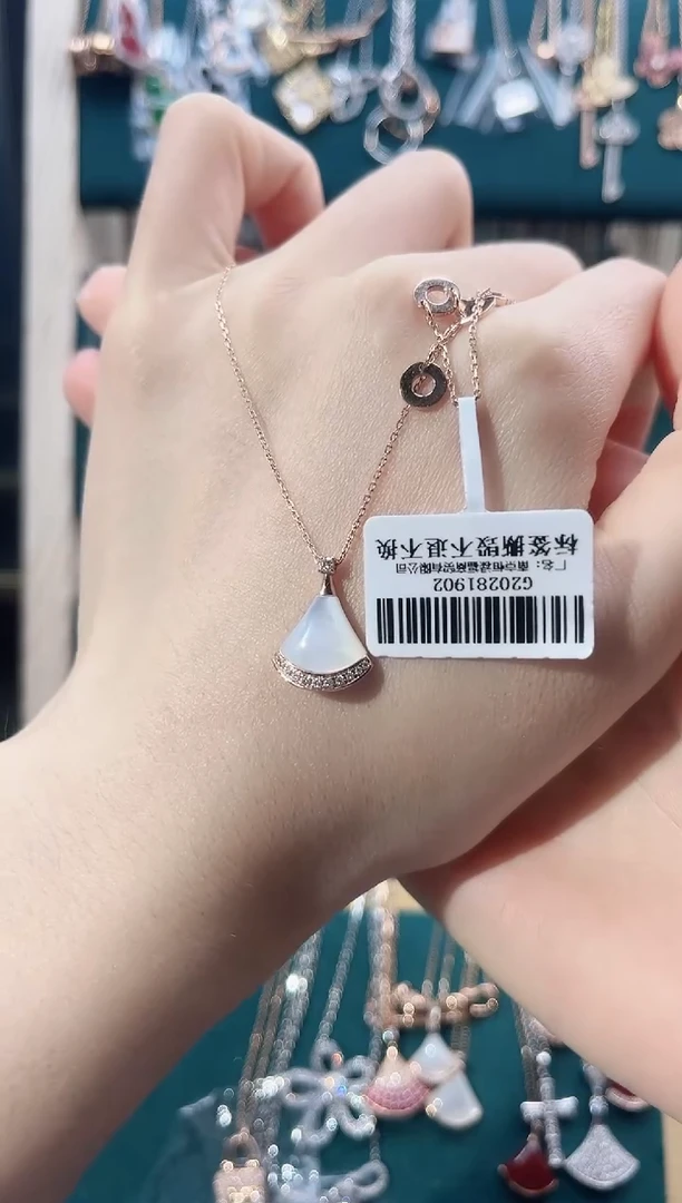 套链贝壳（贝母）18K金镶嵌18K金镶嵌 K玫裙子