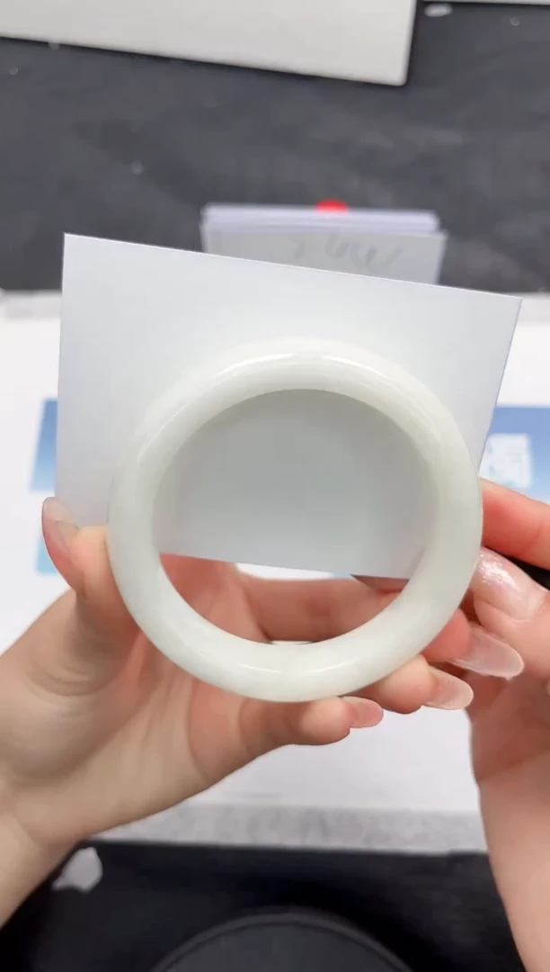 【闪购商品】和田玉手镯未镶嵌N183-56.5