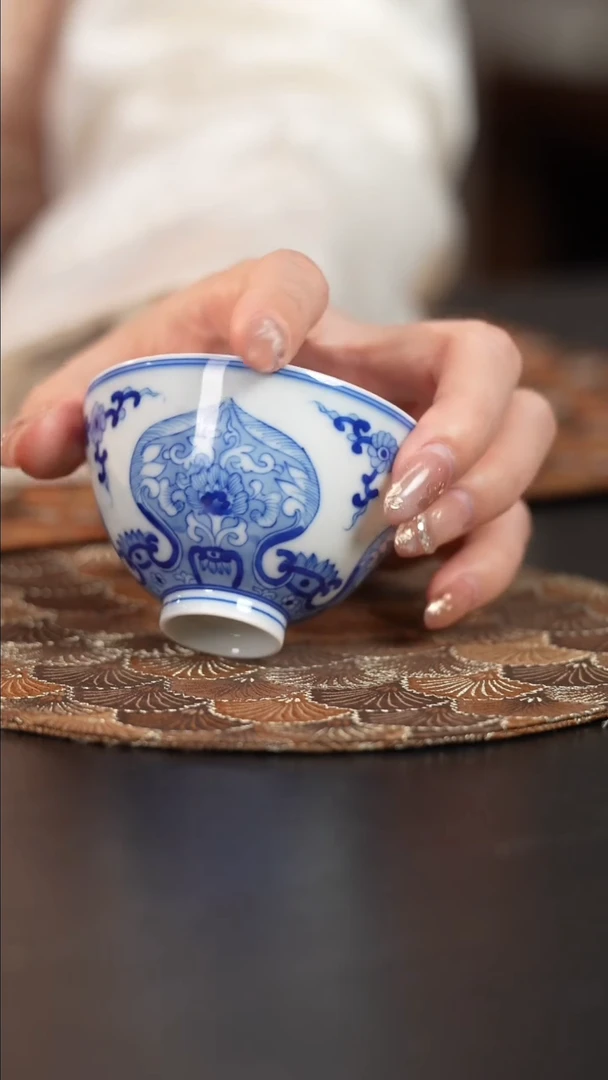 【闪购商品】杯看山柴窑青花如意