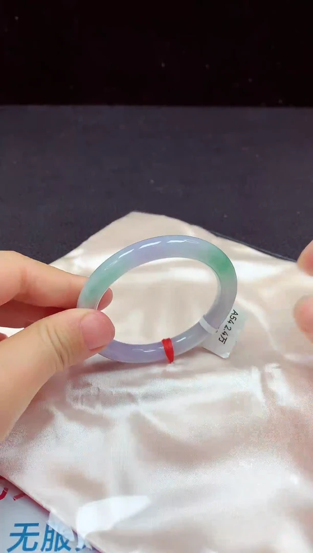 【闪购商品】翡翠手镯未镶嵌镯子54+