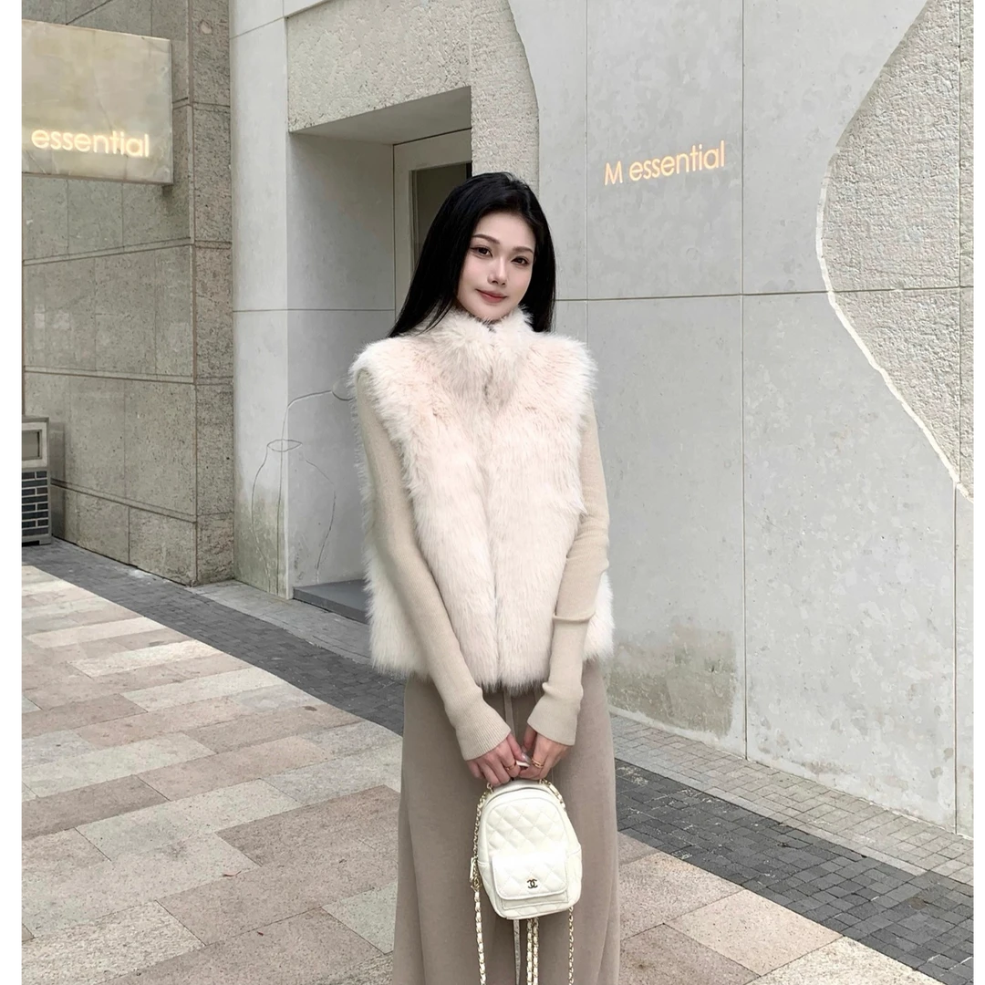 白色毛毛马甲外套冬季新款网红时尚气质保暖皮毛一体无袖马夹上衣