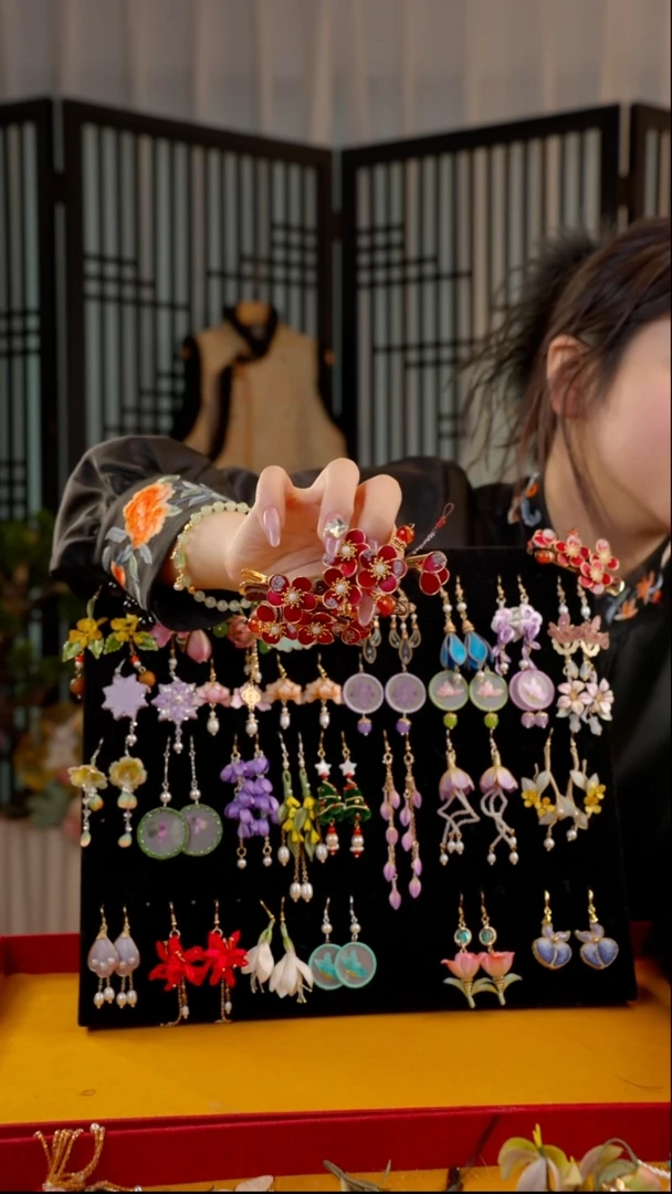 刺绣红梅 遗苏绣绒花