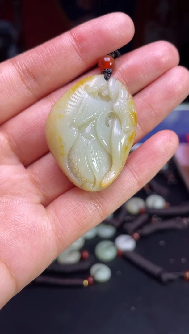 颈饰未镶嵌和田玉1