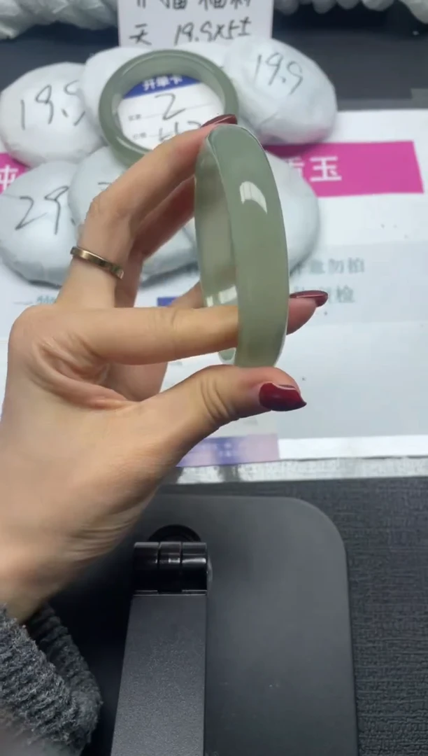 未镶嵌手镯石英质玉3-59