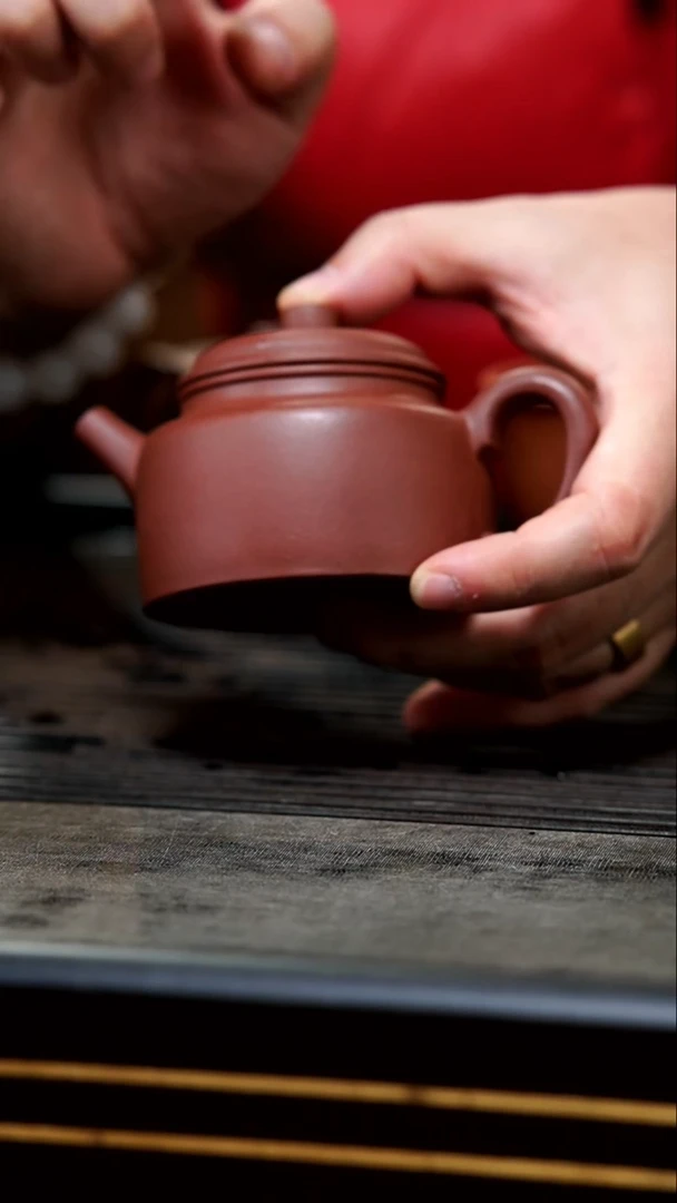 【闪购商品】紫砂茶壶09-瑕疵半手老紫泥德钟150c严重划痕