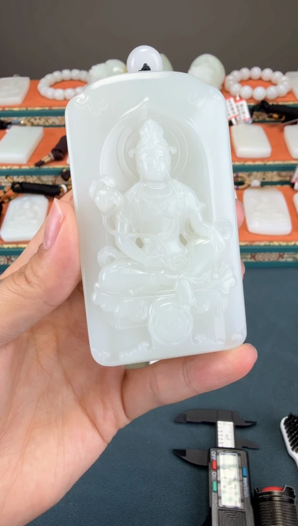 颈饰未镶嵌和田玉1