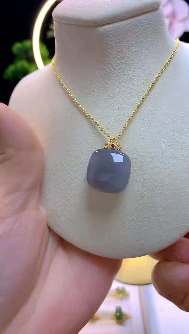 【闪购商品】和田玉吊坠18K金镶嵌烟紫方糖