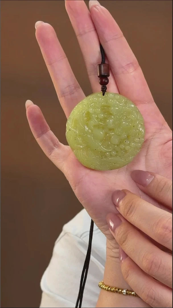 未镶嵌蛇纹石玉颈饰多样性发货