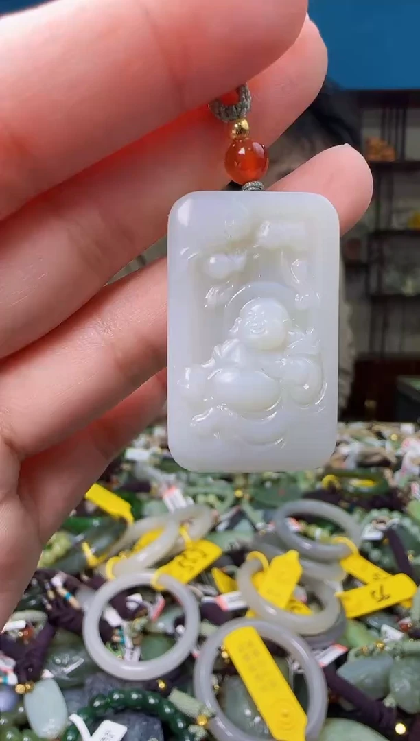 颈饰未镶嵌和田玉1