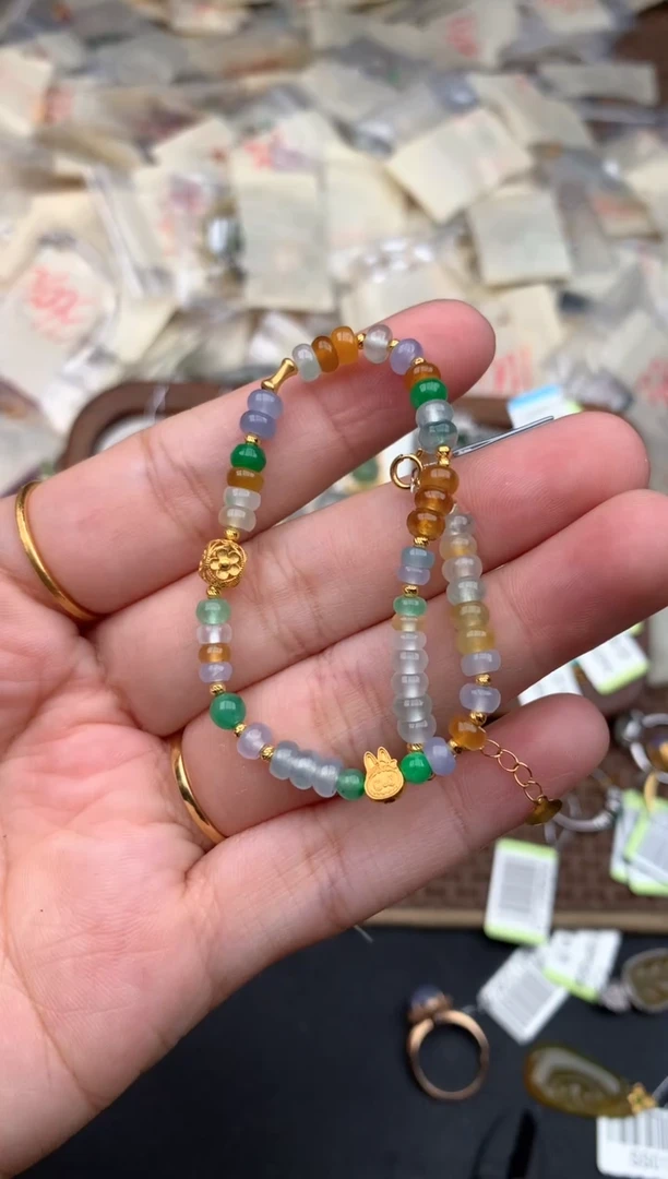 18K金镶嵌挂件翡翠一