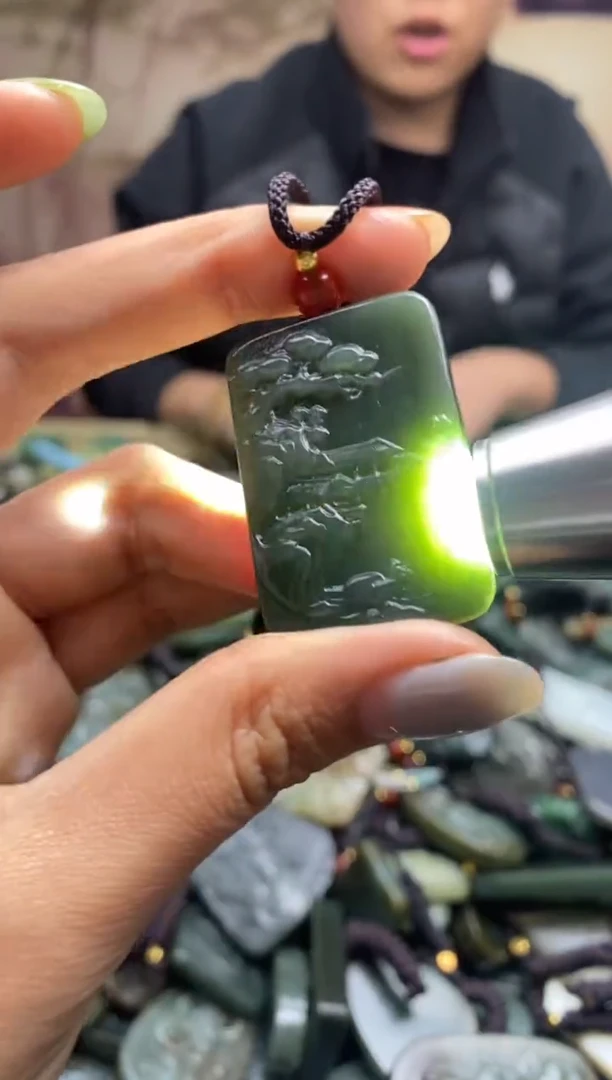 颈饰未镶嵌和田玉1
