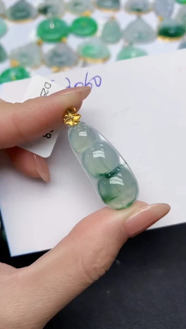 颈饰18K金镶嵌翡翠天然缅甸A货翡翠百元以上9元证书费自理