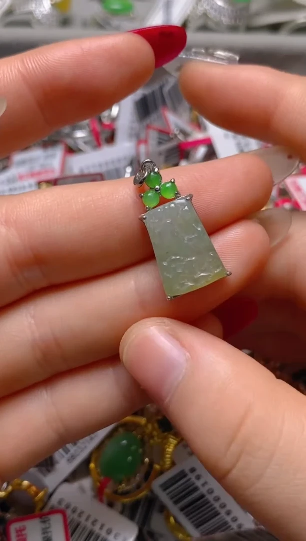 银S925镶嵌戒指翡翠百内无证书