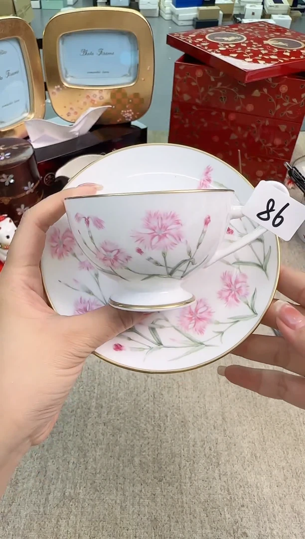 瓷片泡泡家的瓷器真好看