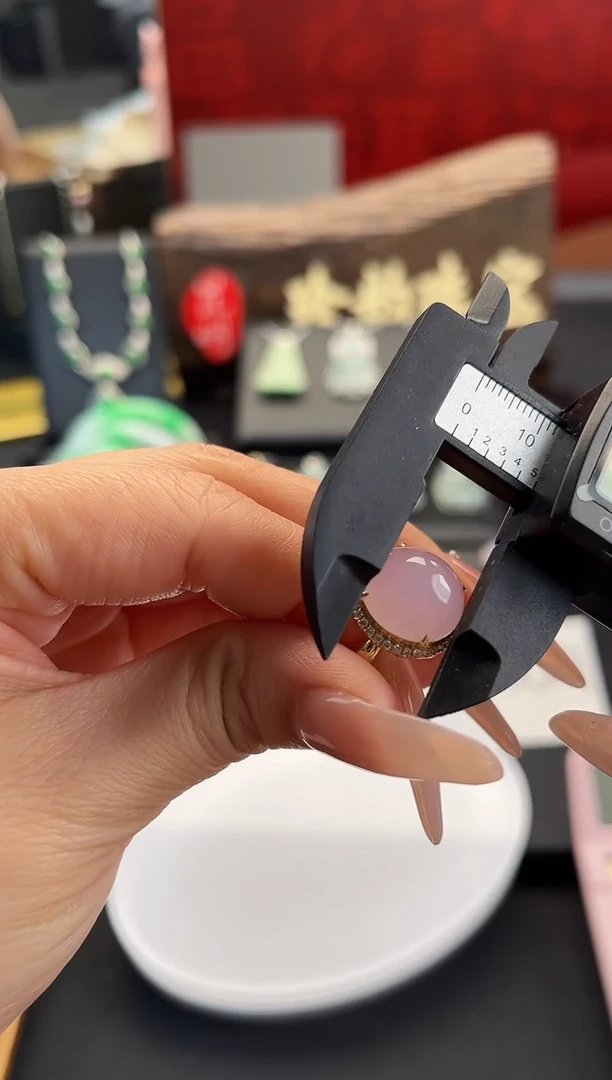 翡翠戒指18K金镶嵌戒指