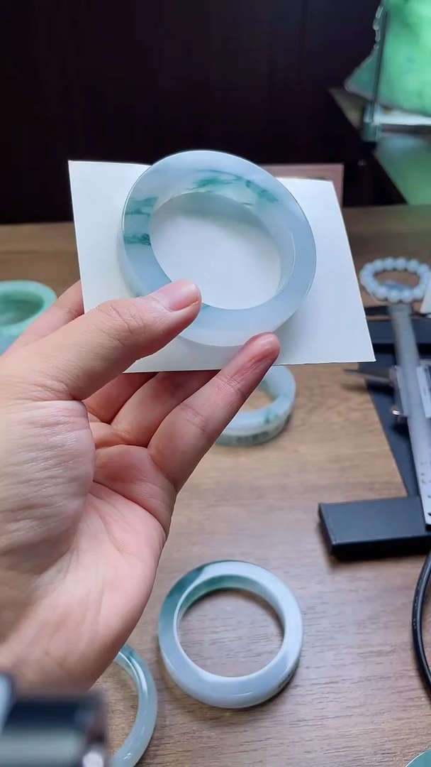 未镶嵌手镯定制翡翠小*定制