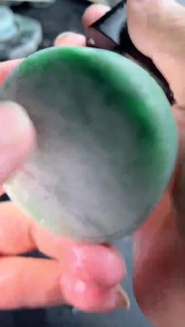 翡翠未镶嵌颈饰天然缅甸翡翠玉石