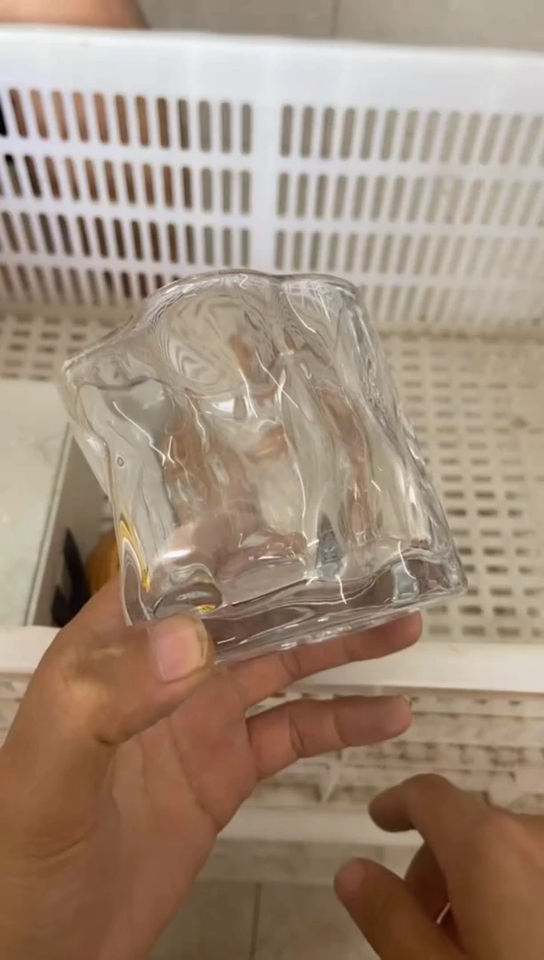 无运费险有瑕疵的摄影的产品有使用过的痕迹有点脏介意勿拍