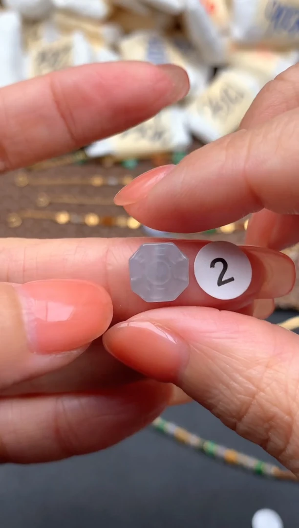 未镶嵌挂件翡翠1