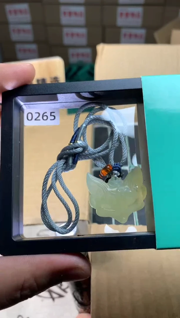 未镶嵌蛇纹石玉颈饰岫玉吊坠 天然岫玉 男女同款 带绳 无盒