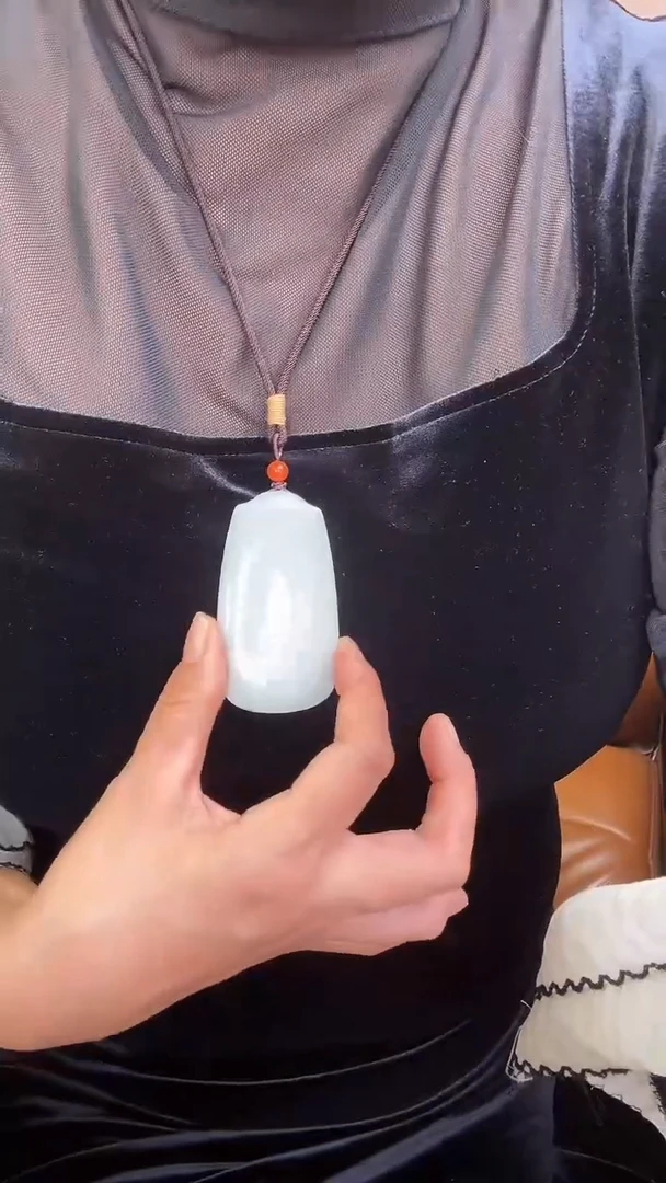 颈饰未镶嵌和田玉吊坠