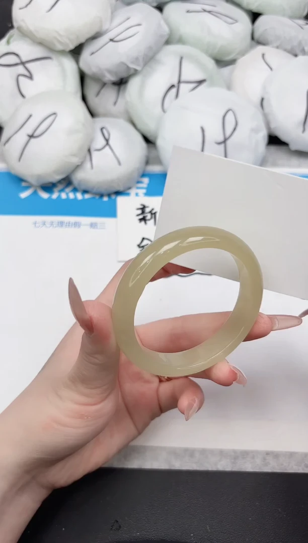 未镶嵌手镯石英质玉337-54