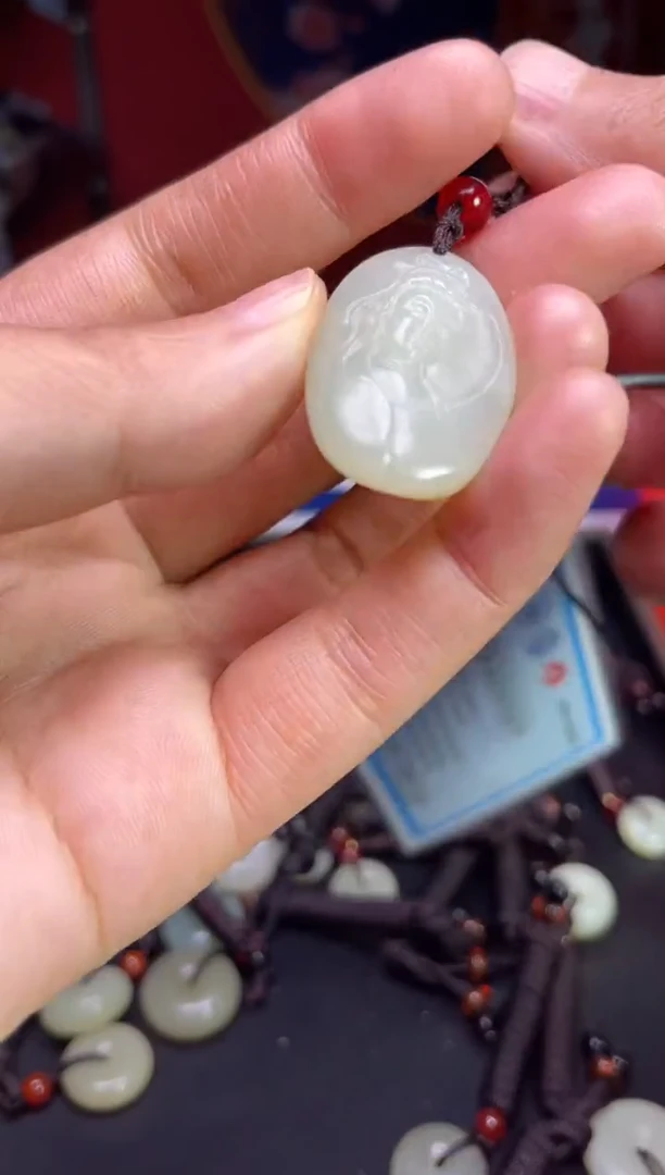 颈饰未镶嵌和田玉1