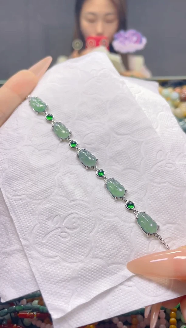 颈饰未镶嵌翡翠/K/翡翠A货，一件也是批发价