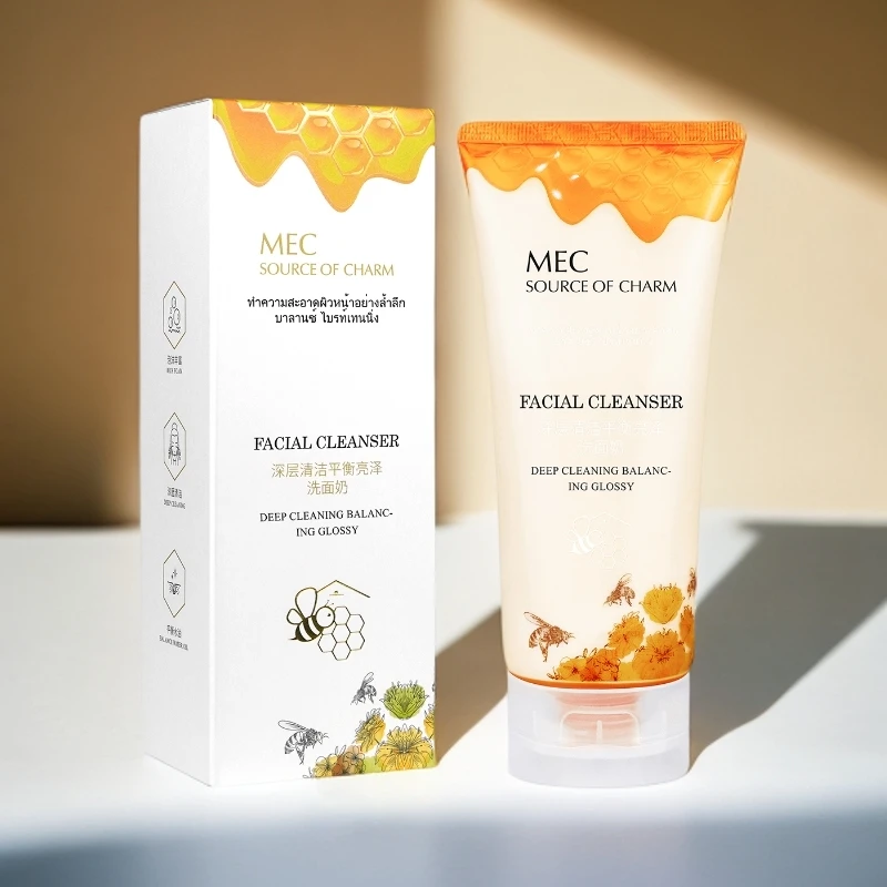 深层清洁平衡亮泽洗面奶