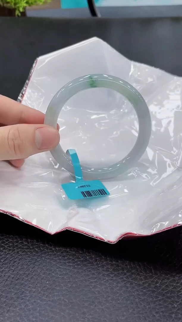 【闪购商品】翡翠手镯未镶嵌手镯