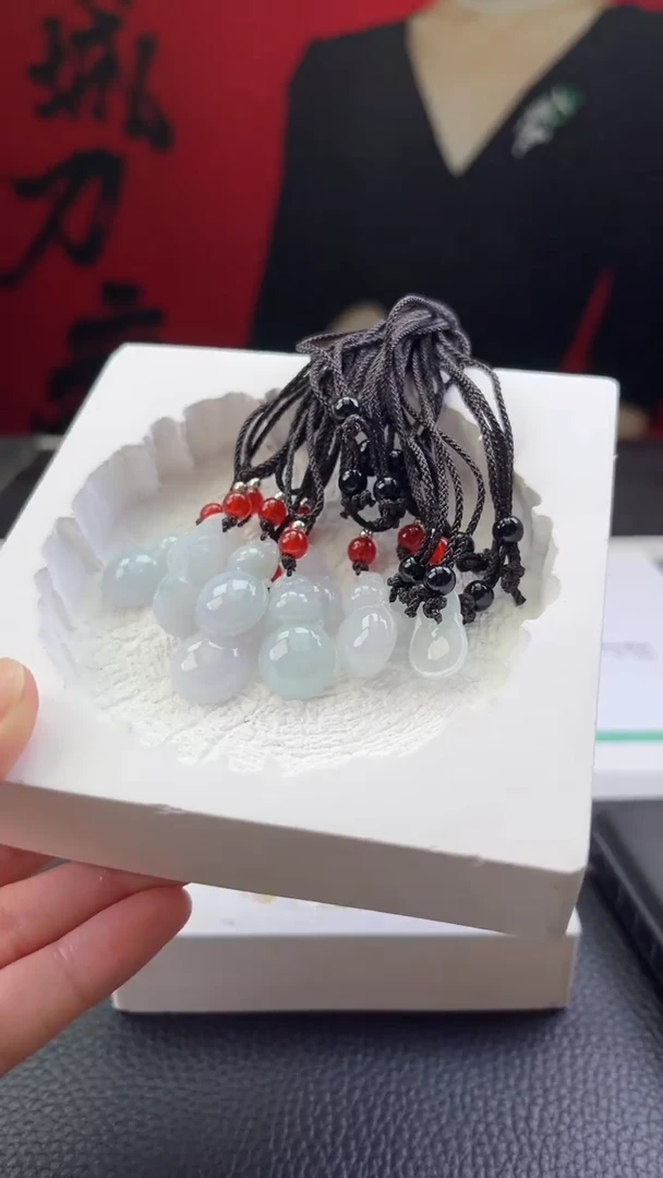 【闪购商品】翡翠挂件未镶嵌边城刀客/563266/多样性发一